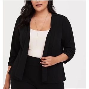 Torrid stretch crepe open front blazer 3/4 ruched sleeves lightweight